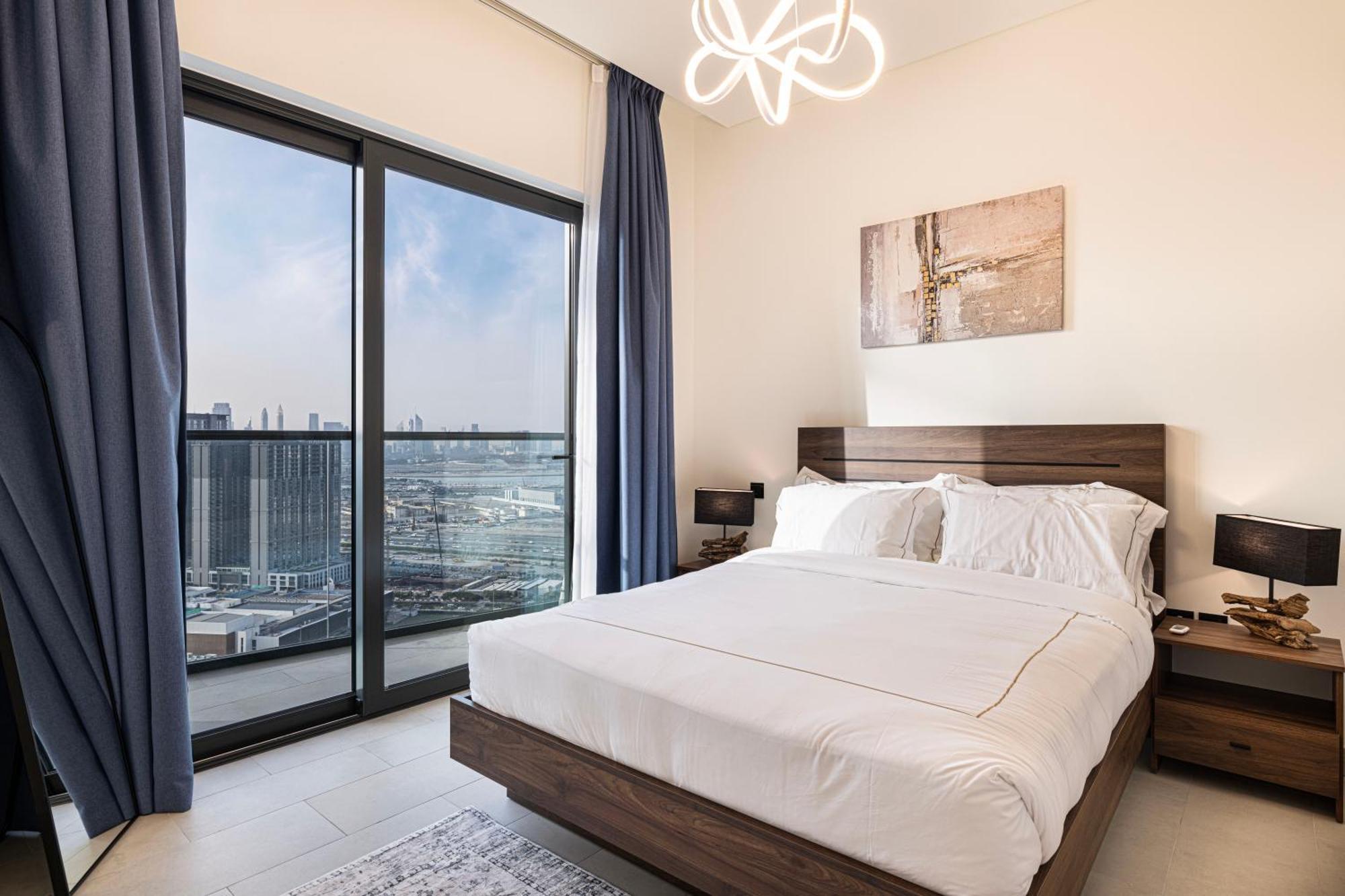 Easemytrip - Sobha Waves Luxury, 1br With Burj Khalifa View