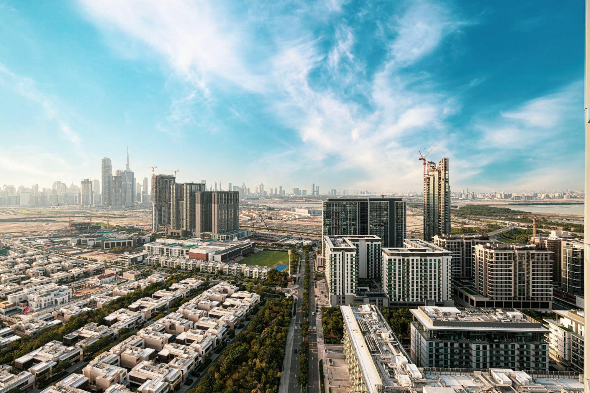 Apartment Easemytrip - Sobha Waves Luxury, 1br With Burj Khalifa View Dubai