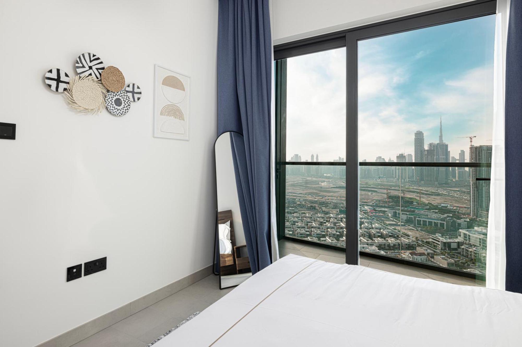 Easemytrip - Sobha Waves Luxury, 1br With Burj Khalifa View Apartment Dubai