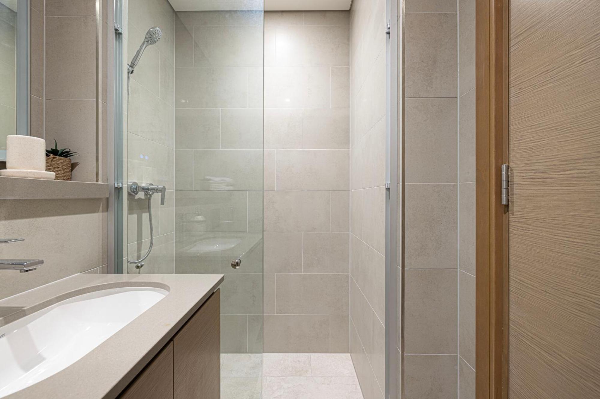 Easemytrip - Sobha Waves Luxury, 1br With Burj Khalifa View Apartment