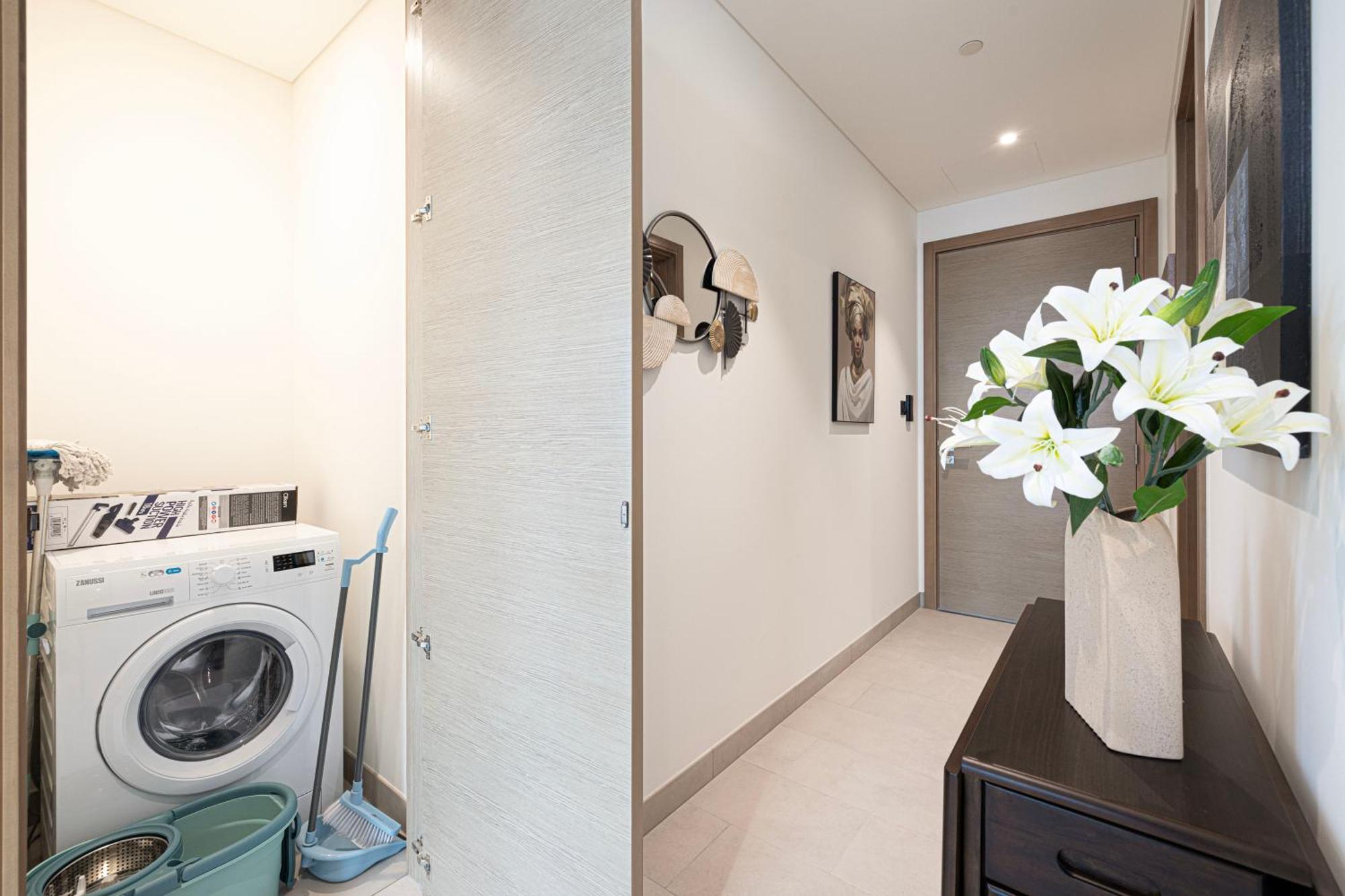 Easemytrip - Sobha Waves Luxury, 1br With Burj Khalifa View *