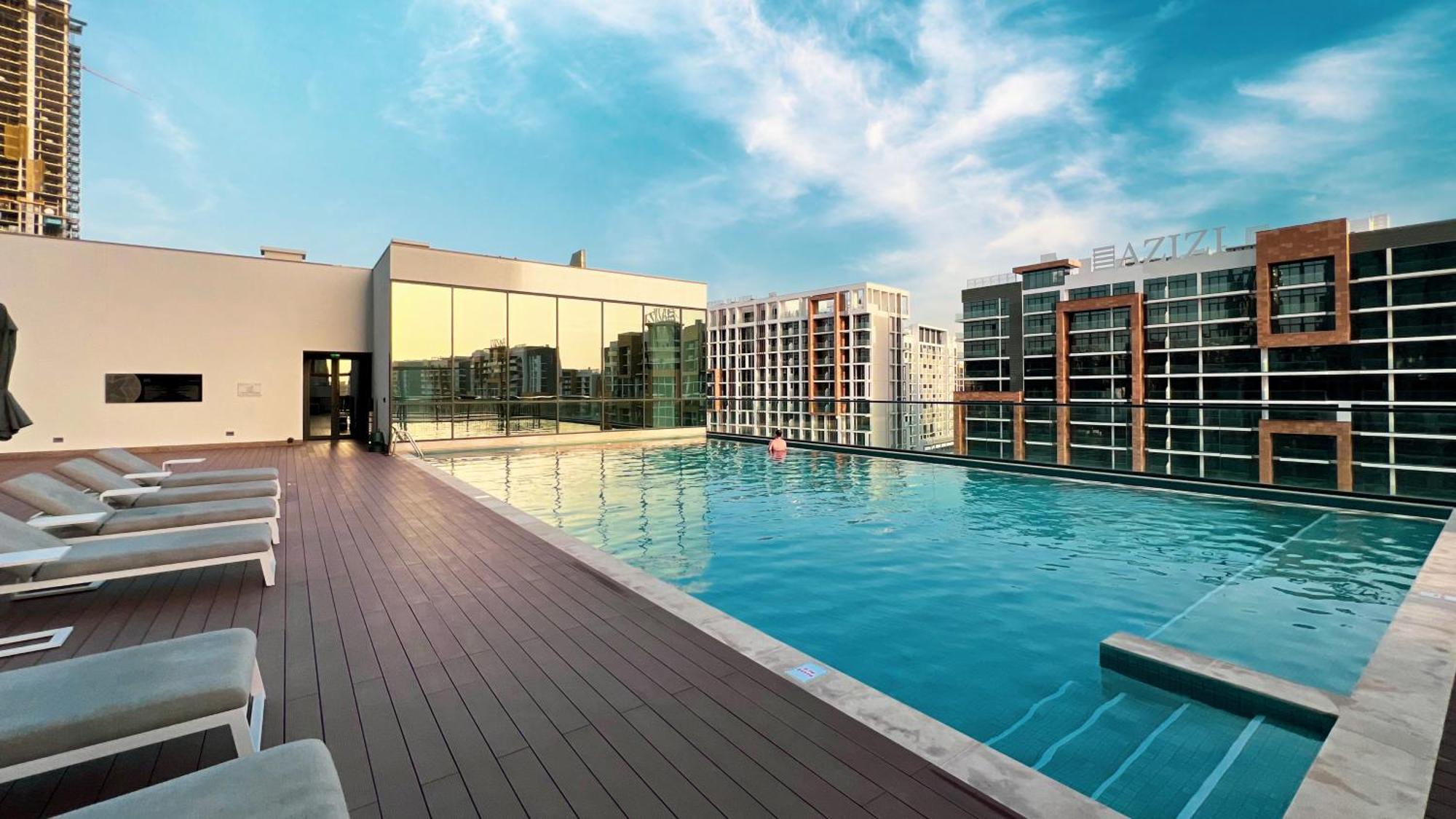 Apartment Easemytrip - Sobha Waves Luxury, 1br With Burj Khalifa View Dubai