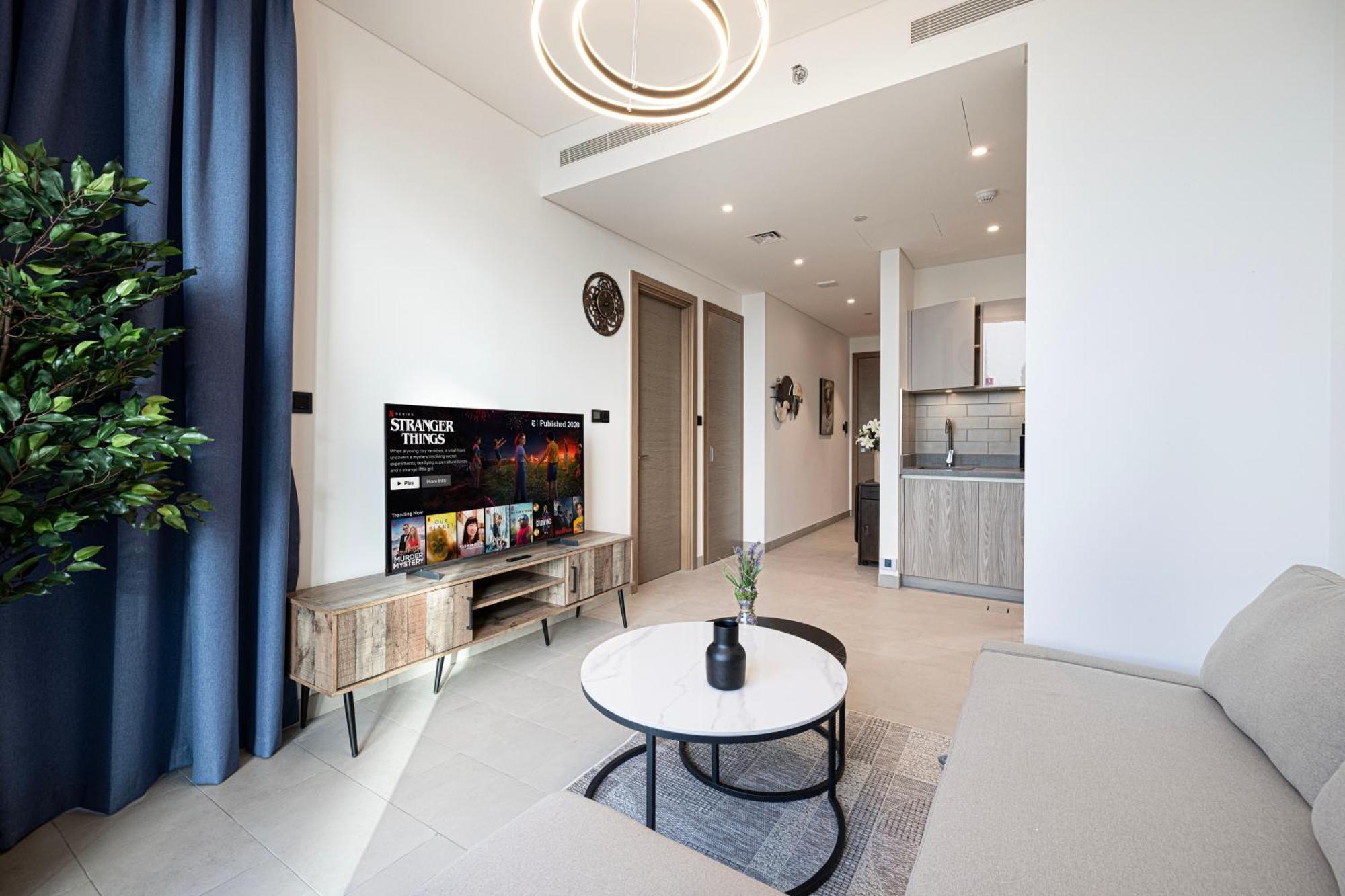 Easemytrip - Sobha Waves Luxury, 1br With Burj Khalifa View * Dubai