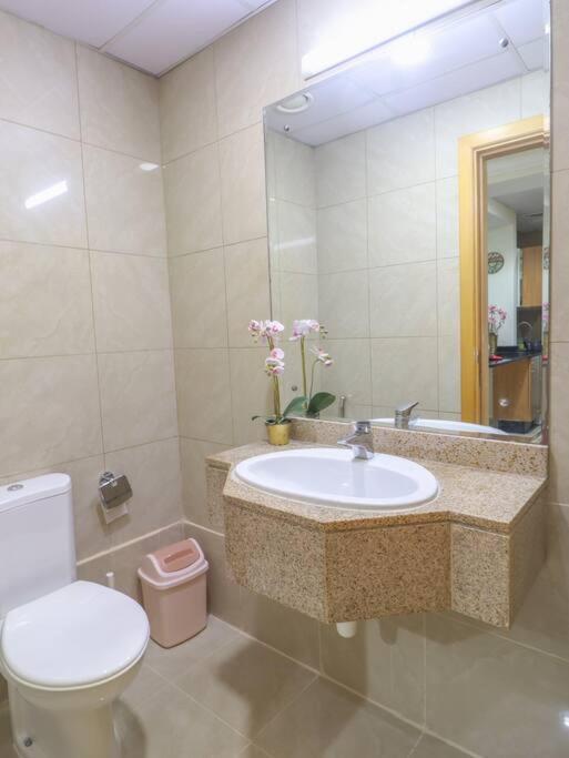 Vibrant 1 Bedroom At Barasti-dubai Marina Apartment
