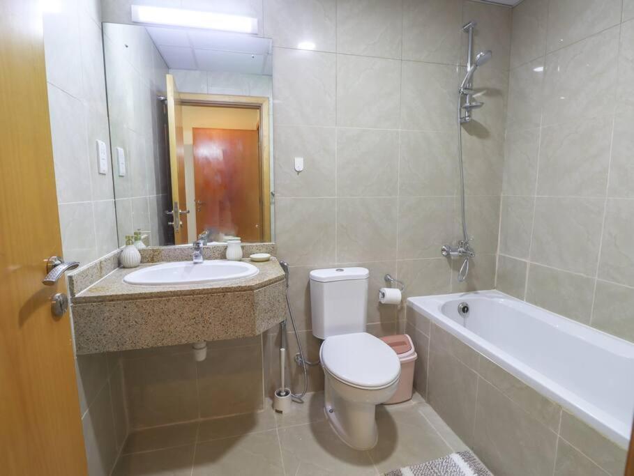 Vibrant 1 Bedroom At Barasti-dubai Marina Apartment *