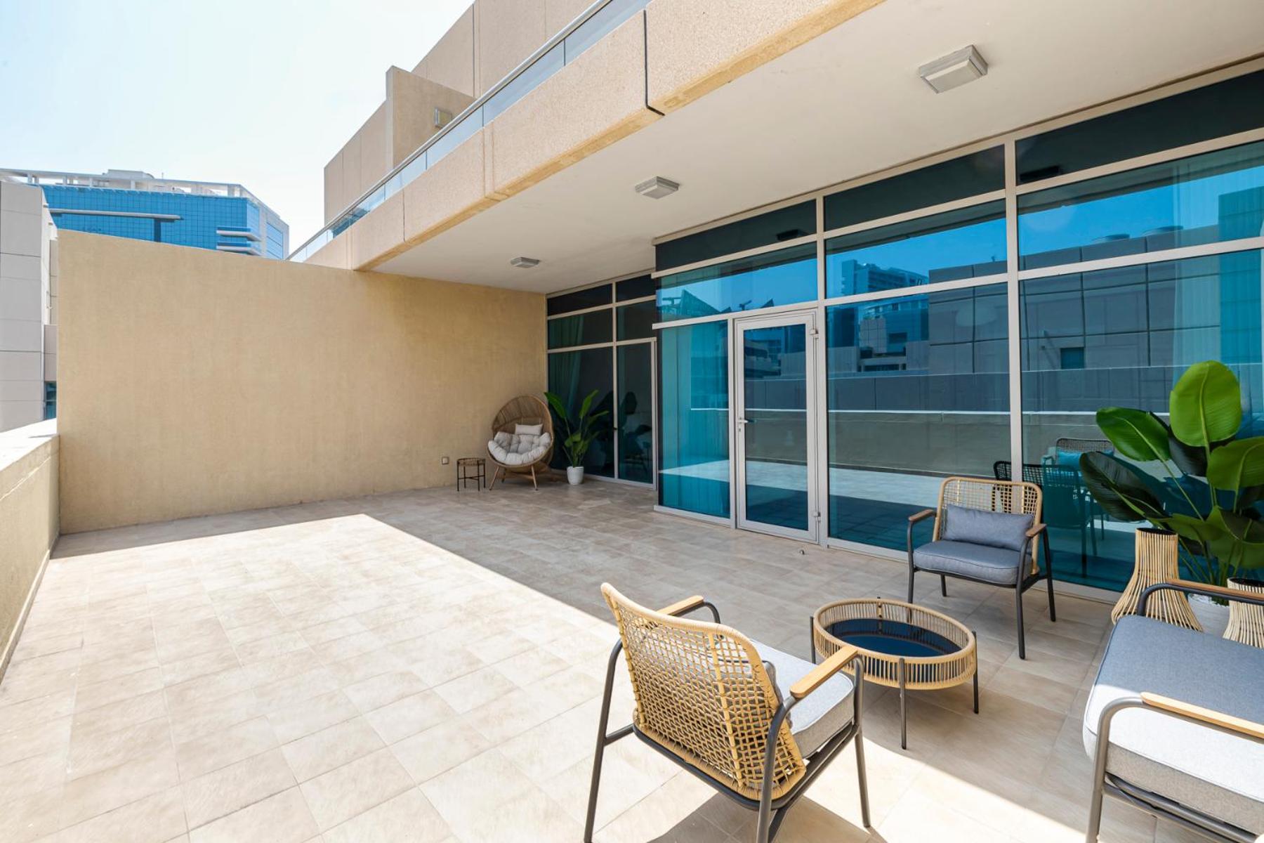 1br With Study View Bay Square Apartment *