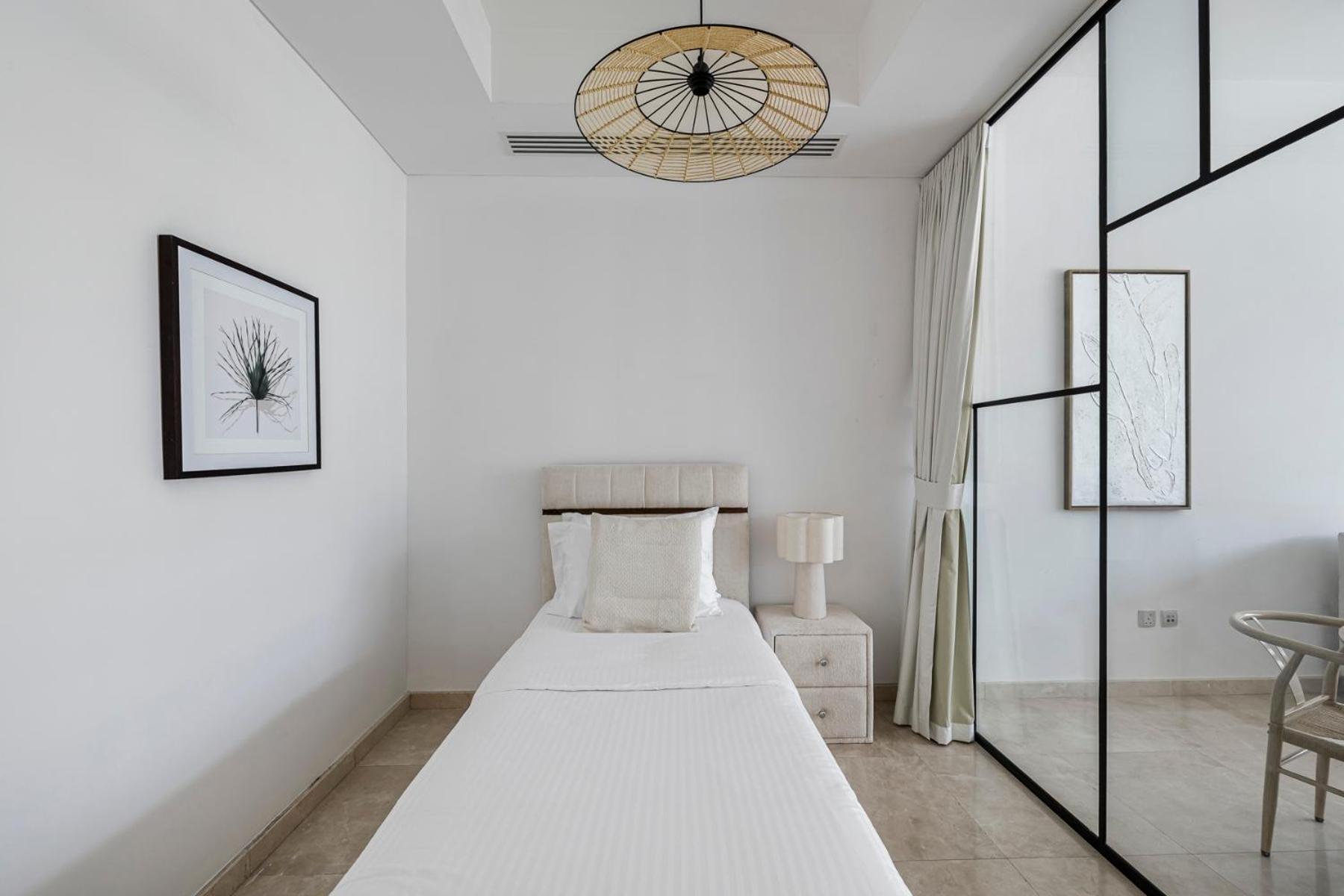 1br With Study View Bay Square Apartment *