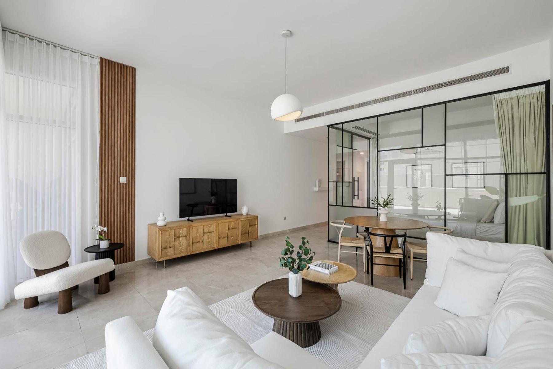 Apartment 1br With Study View Bay Square Dubai
