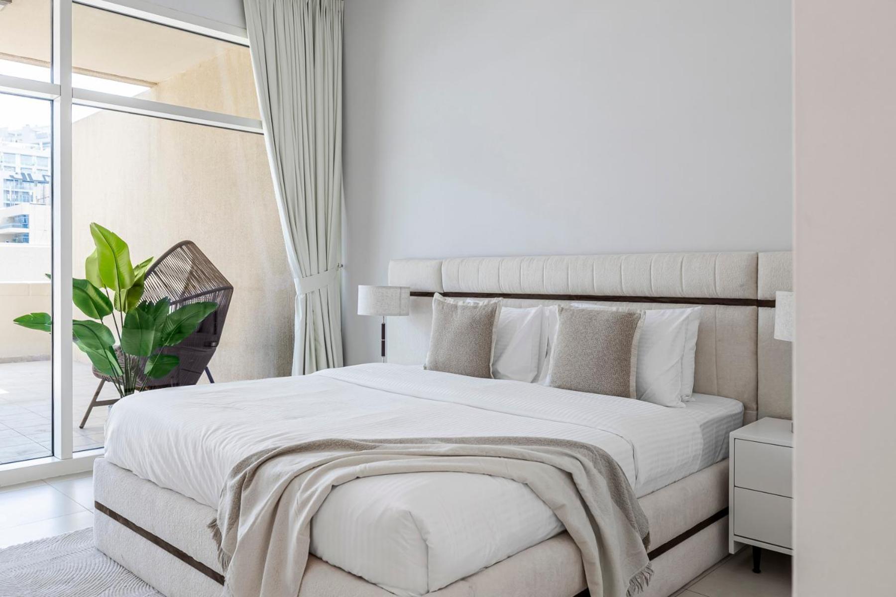 1br With Study View Bay Square * Dubai