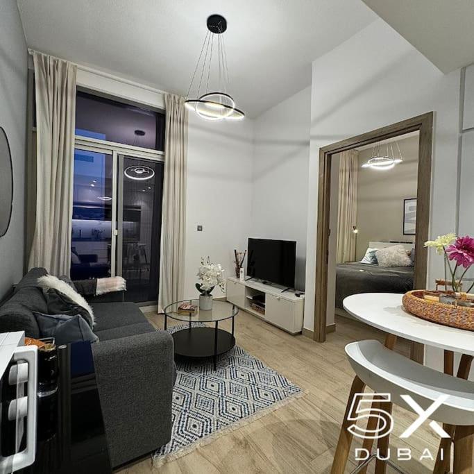 Apartment Fivex Modern 1 Bedroom With Sea View