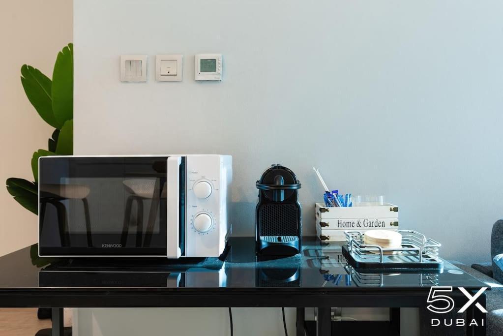 Apartment Fivex Modern 1 Bedroom With Sea View Dubai
