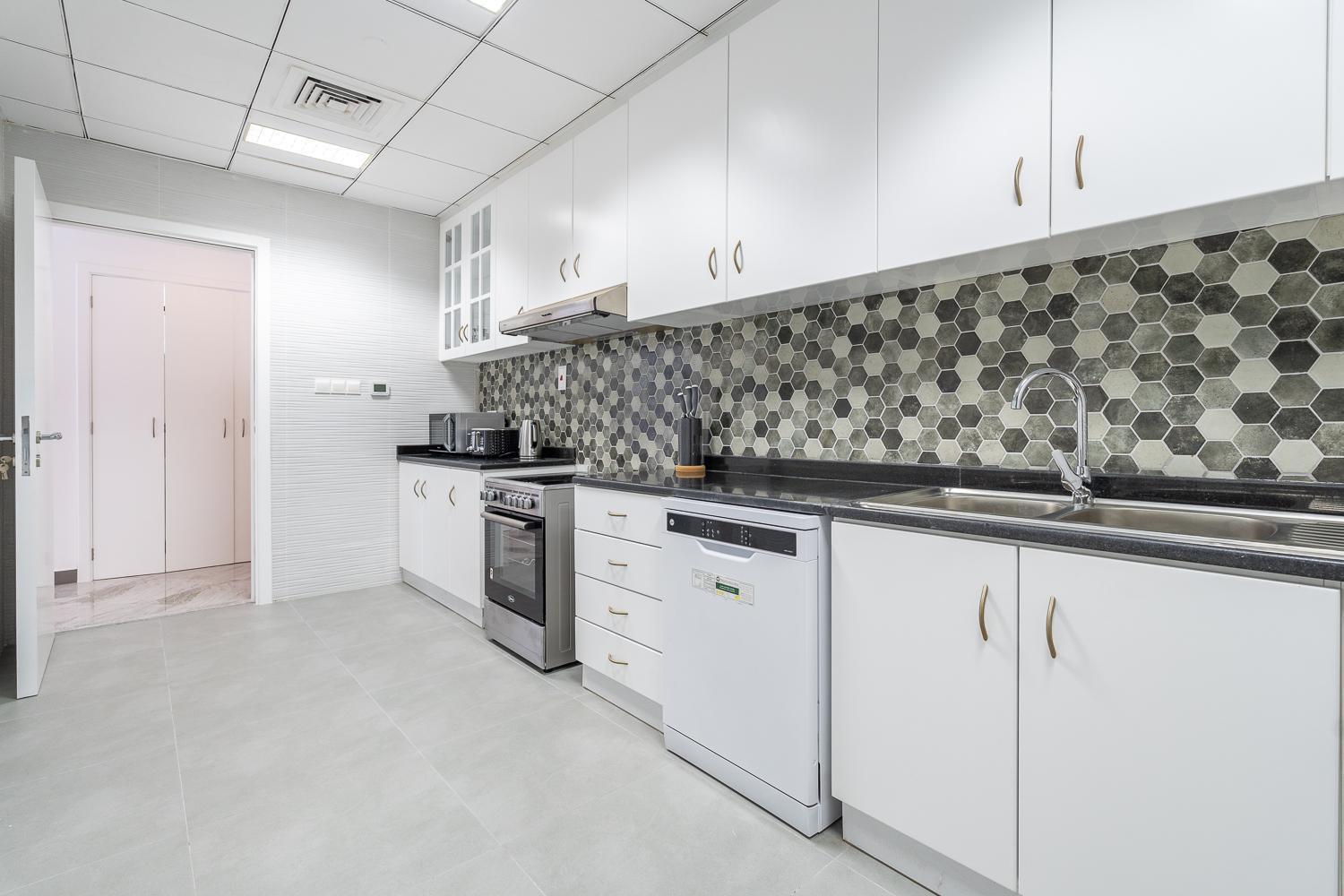 Expansive 5br Marina Near Jbr *