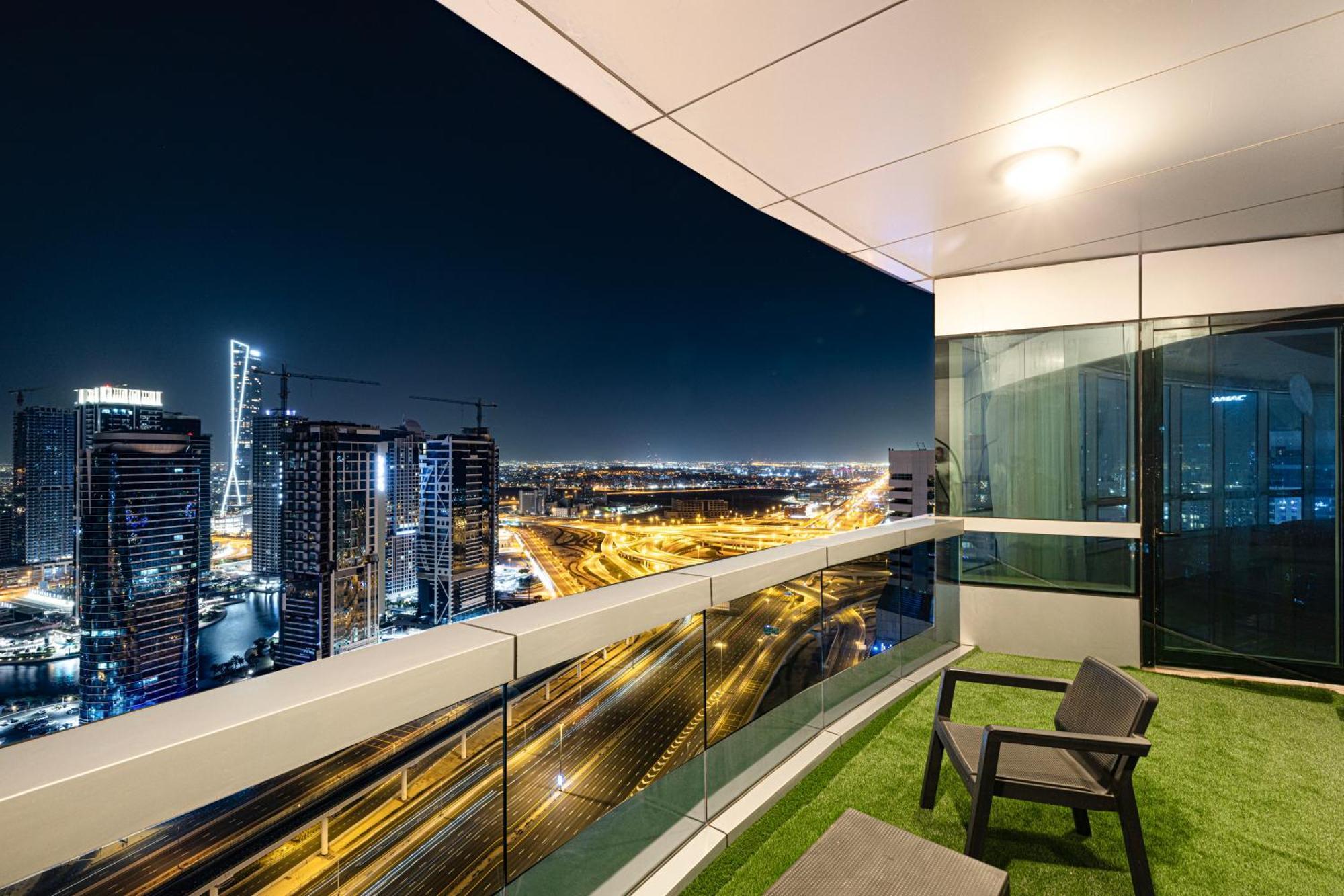 Expansive 5br Marina Near Jbr Apartment