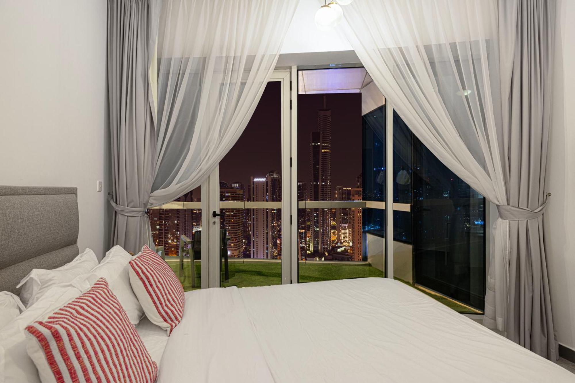 Apartment Expansive 5br Marina Near Jbr *