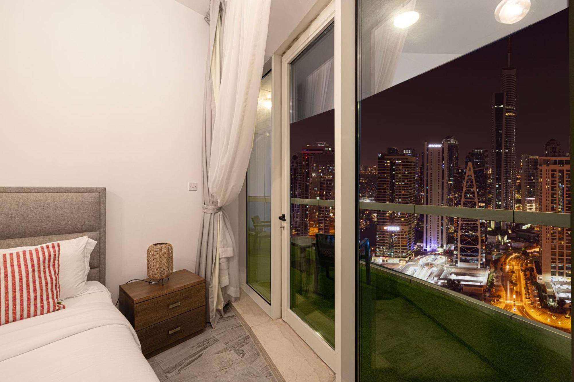 Apartment Expansive 5br Marina Near Jbr Dubai