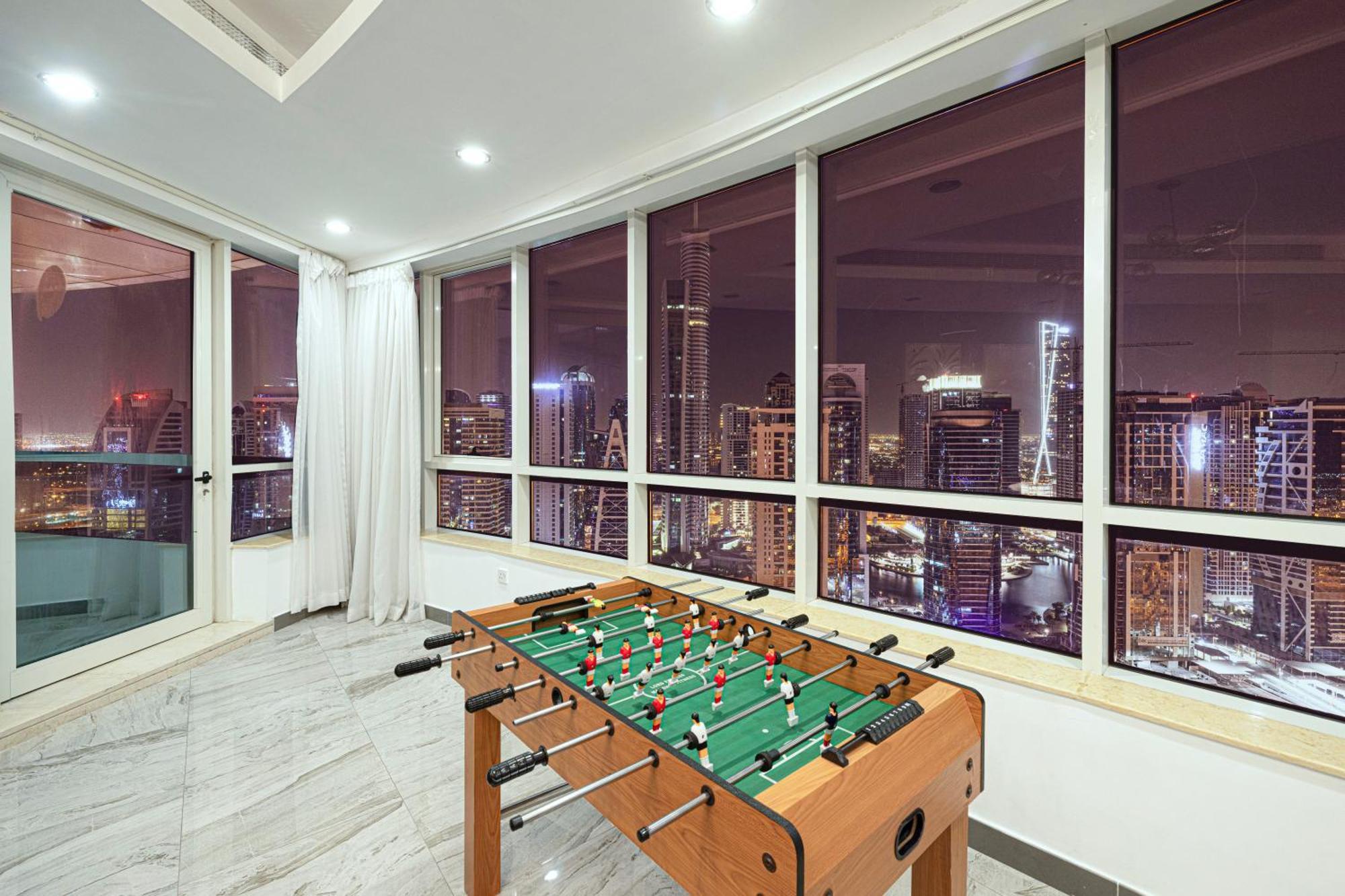 Apartment Expansive 5br Marina Near Jbr *