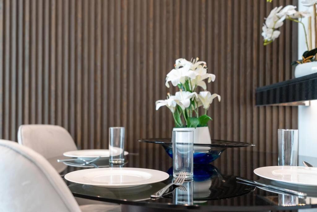 Apartment Burj Khalifa View 2 Bedroom In Downtown *