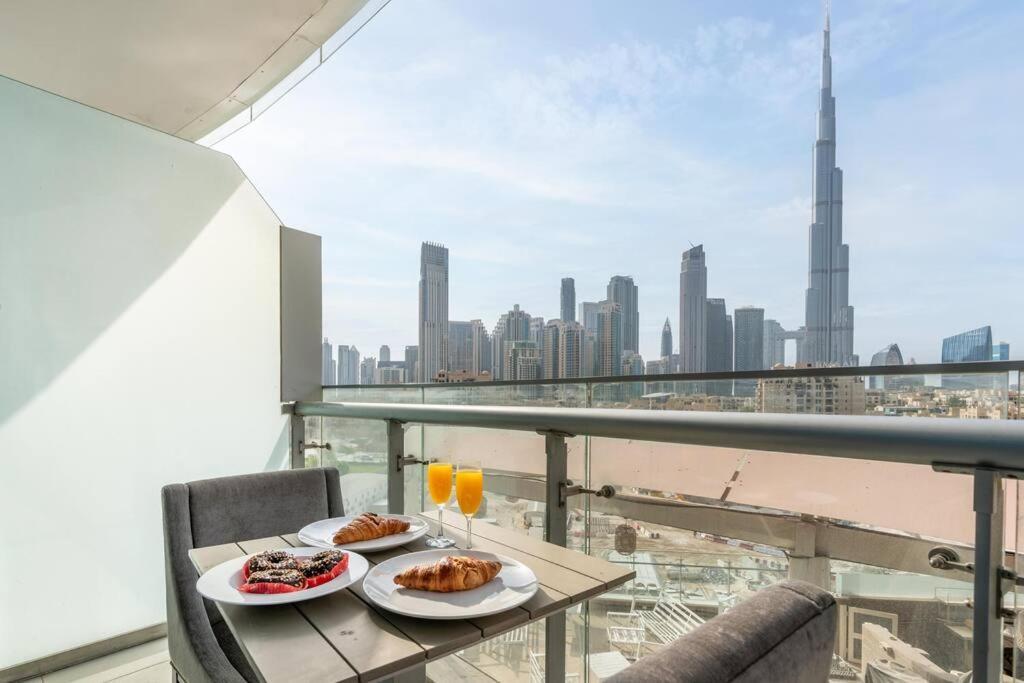 Burj Khalifa View 2 Bedroom In Downtown *