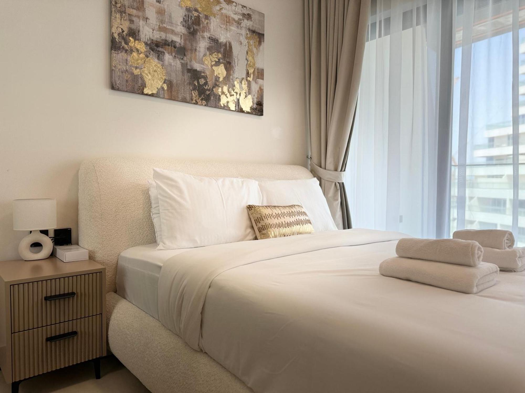 Apartment Ashri Hh In Binghatti Creek, Jaddaf