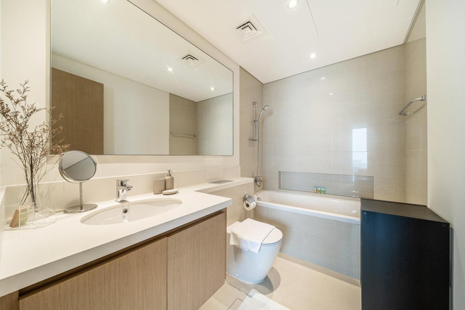 Luxe | Luxury 2br | Creek View | Modern & Cozy Apartment *