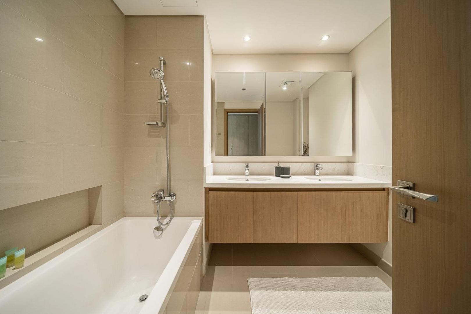 Luxe | Luxury 2br | Creek View | Modern & Cozy Apartment
