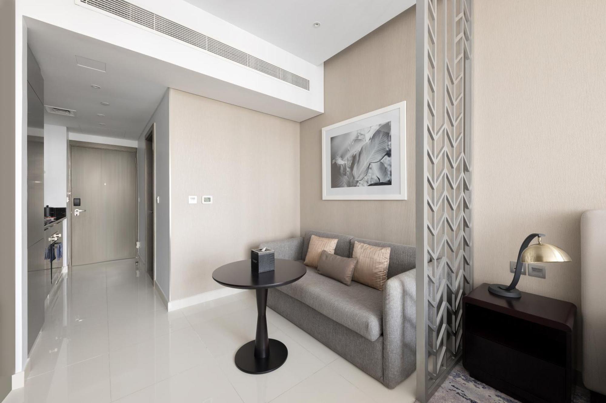 Stunning Canal Viewbusiness Bay High Floorstudio * Dubai