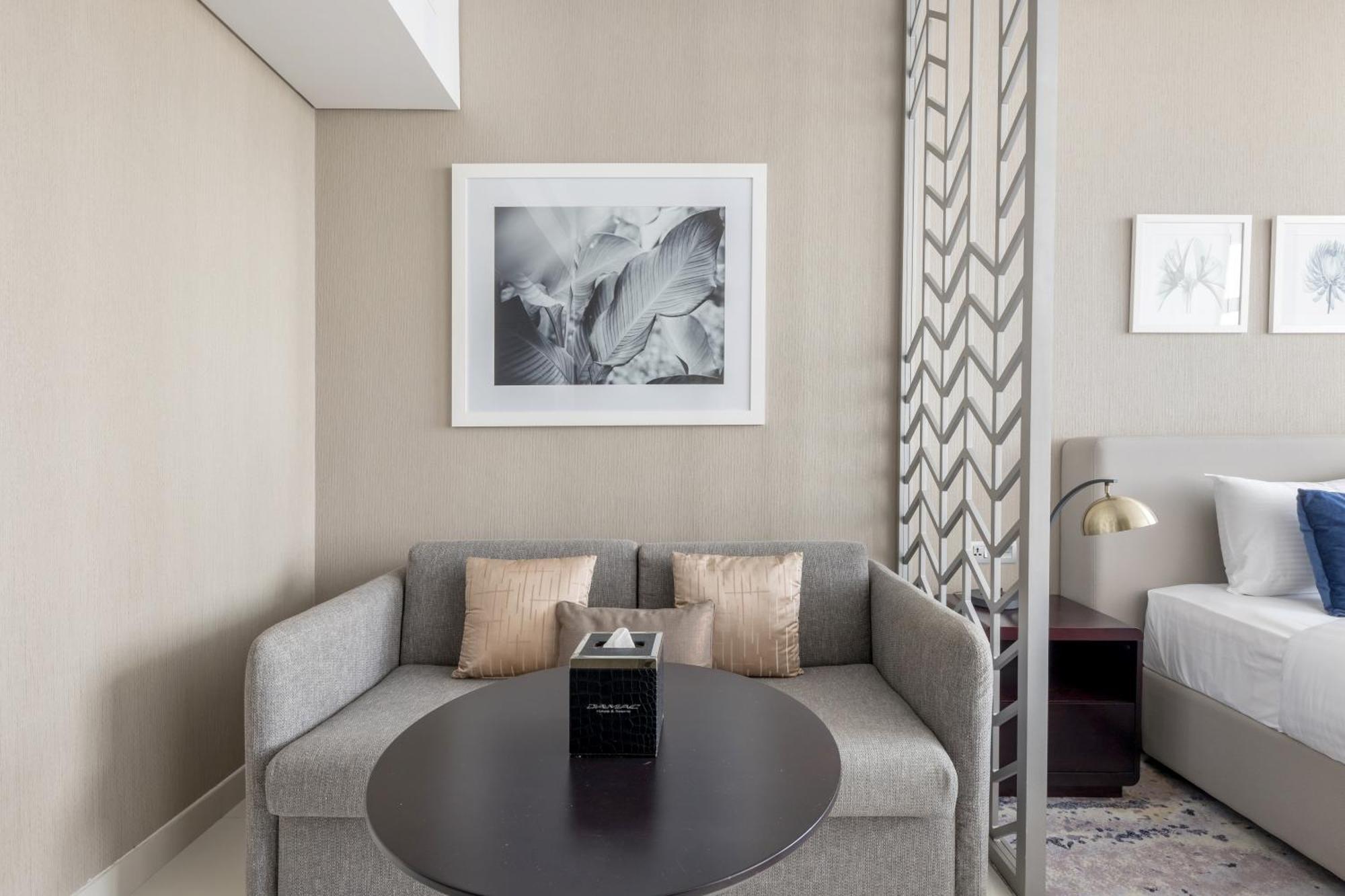 Stunning Canal Viewbusiness Bay High Floorstudio * Dubai