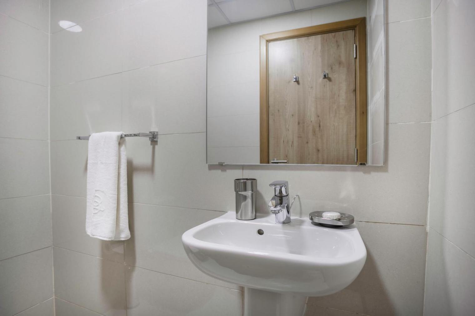 Blueground Marina Pool Gym Dxb-418 Apartment Dubai