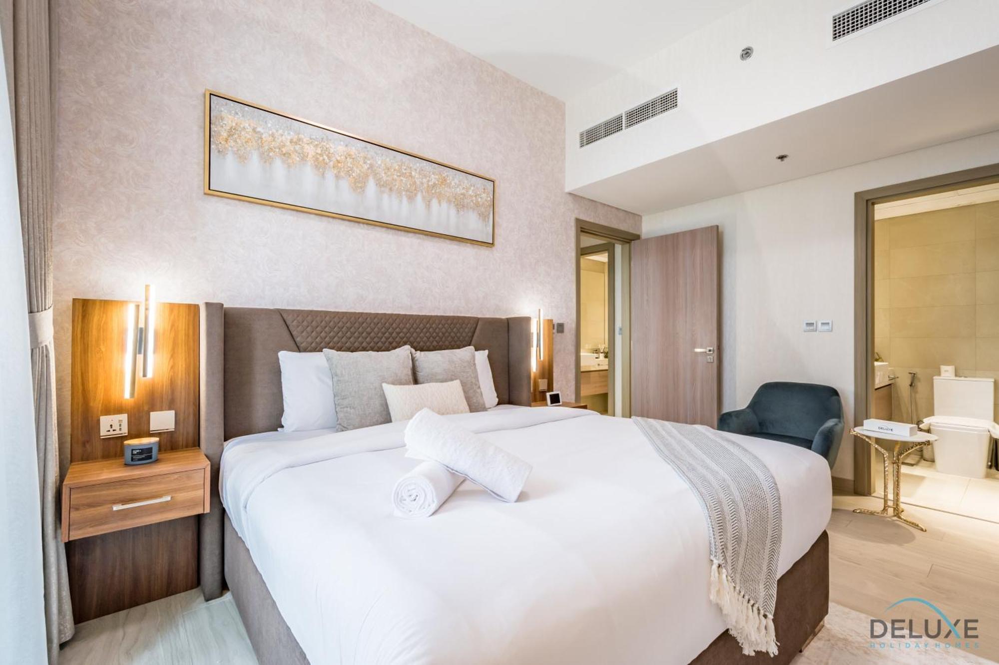 Inviting 2br In Azizi Riviera 39, Al Merkadh By Deluxe Homes