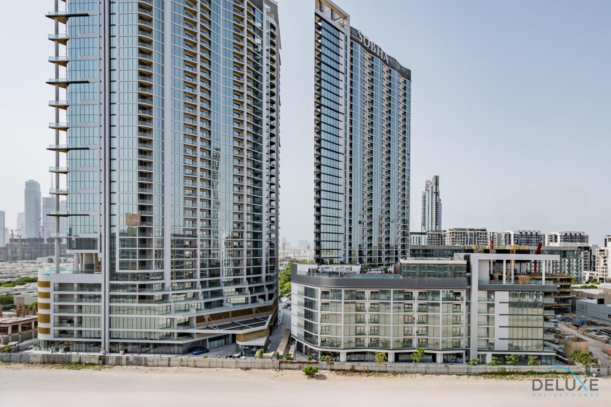 Apartment Inviting 2br In Azizi Riviera 39, Al Merkadh By Deluxe Homes