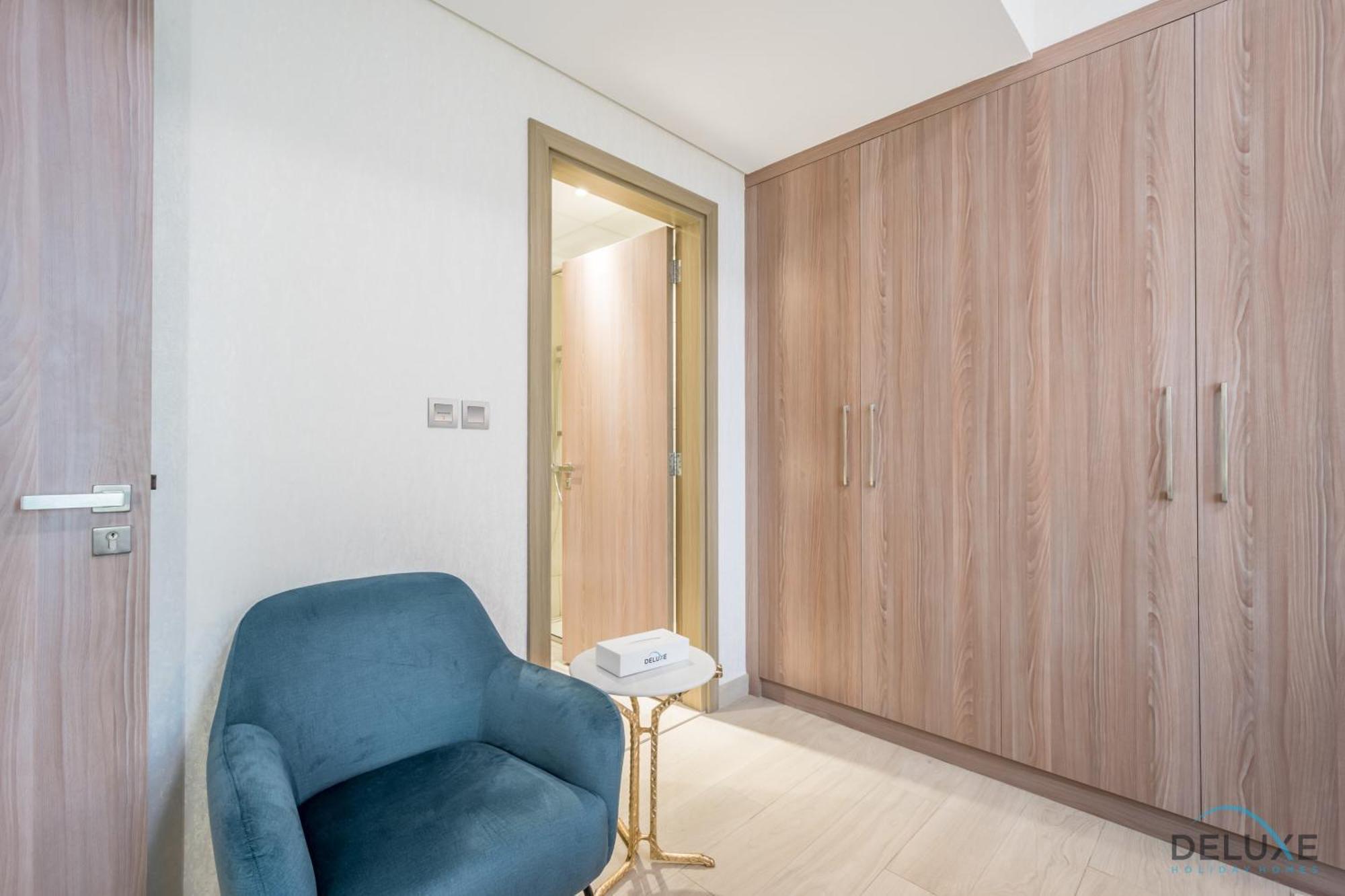 Inviting 2br In Azizi Riviera 39, Al Merkadh By Deluxe Homes