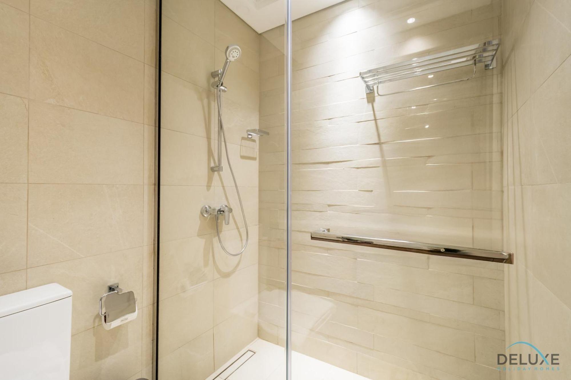 Inviting 2br In Azizi Riviera 39, Al Merkadh By Deluxe Homes Apartment *