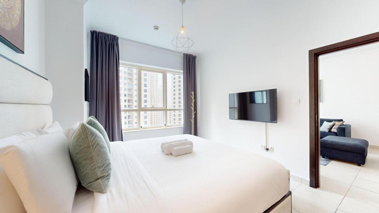 Marina Quays - Calm One Bedroom Dubai