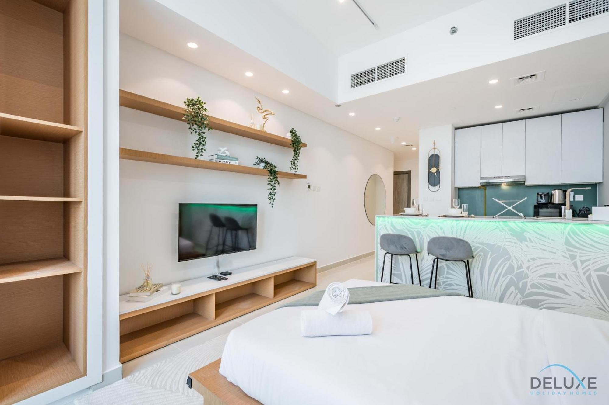 Chic In Blue Wave Tower, Dubailand By Deluxe Homes Apartment