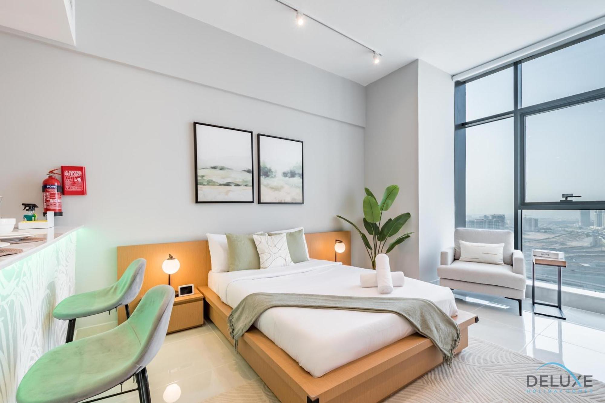 Chic In Blue Wave Tower, Dubailand By Deluxe Homes Apartment *