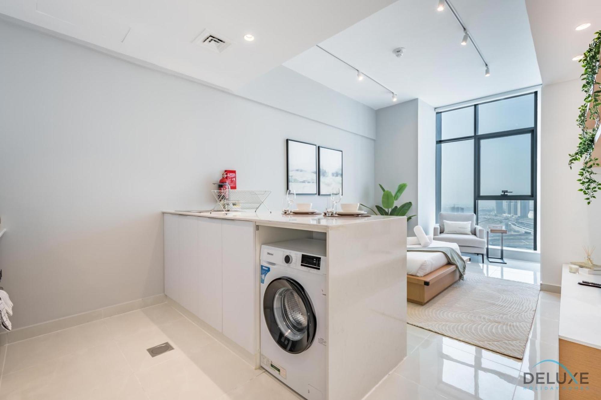 Chic In Blue Wave Tower, Dubailand By Deluxe Homes Dubai