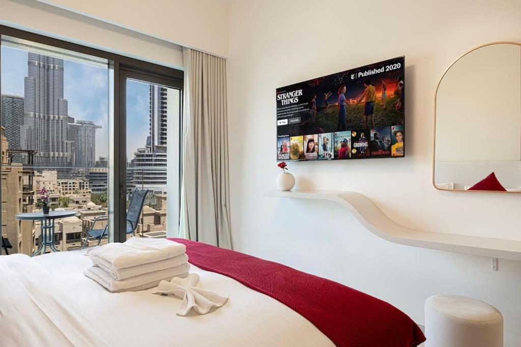 Lux With Full Burj View I 1 Min Mall Apartment