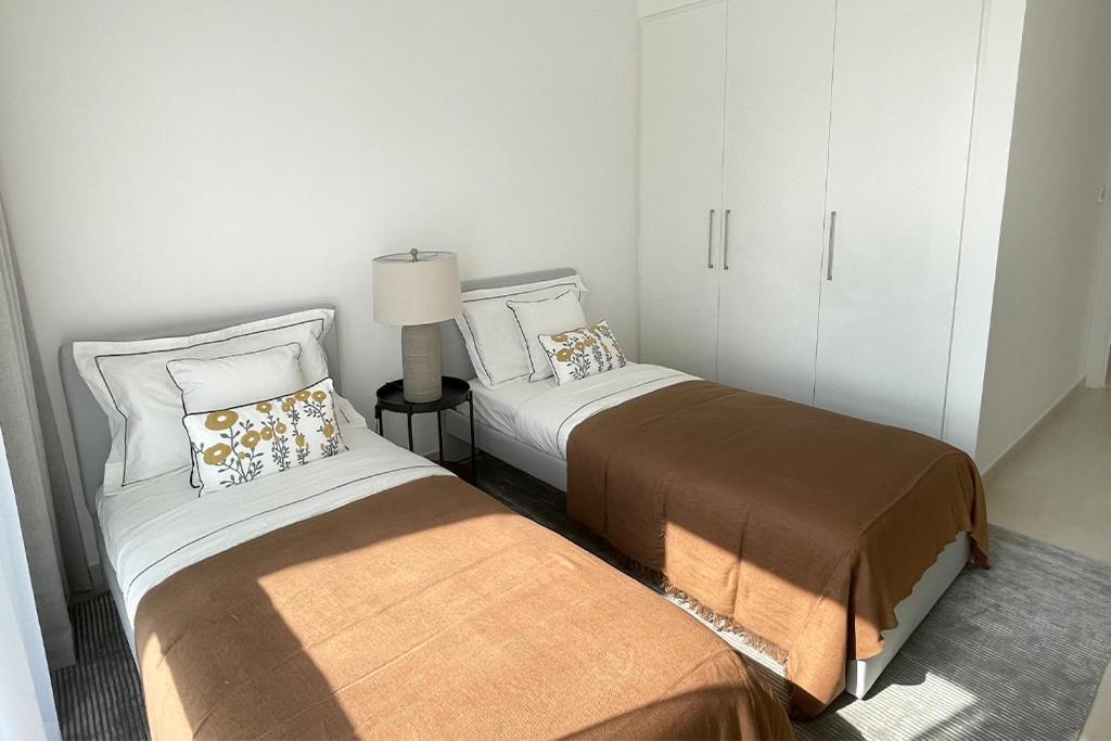 Rh - Beautiful Burj Khalifa View, 03br With Maid's Room, 7 Mins Walk To Mall *