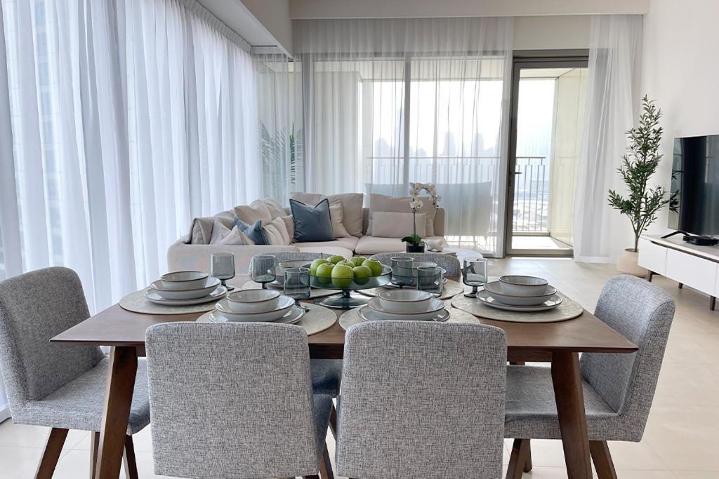 Rh - Beautiful Burj Khalifa View, 03br With Maid's Room, 7 Mins Walk To Mall *