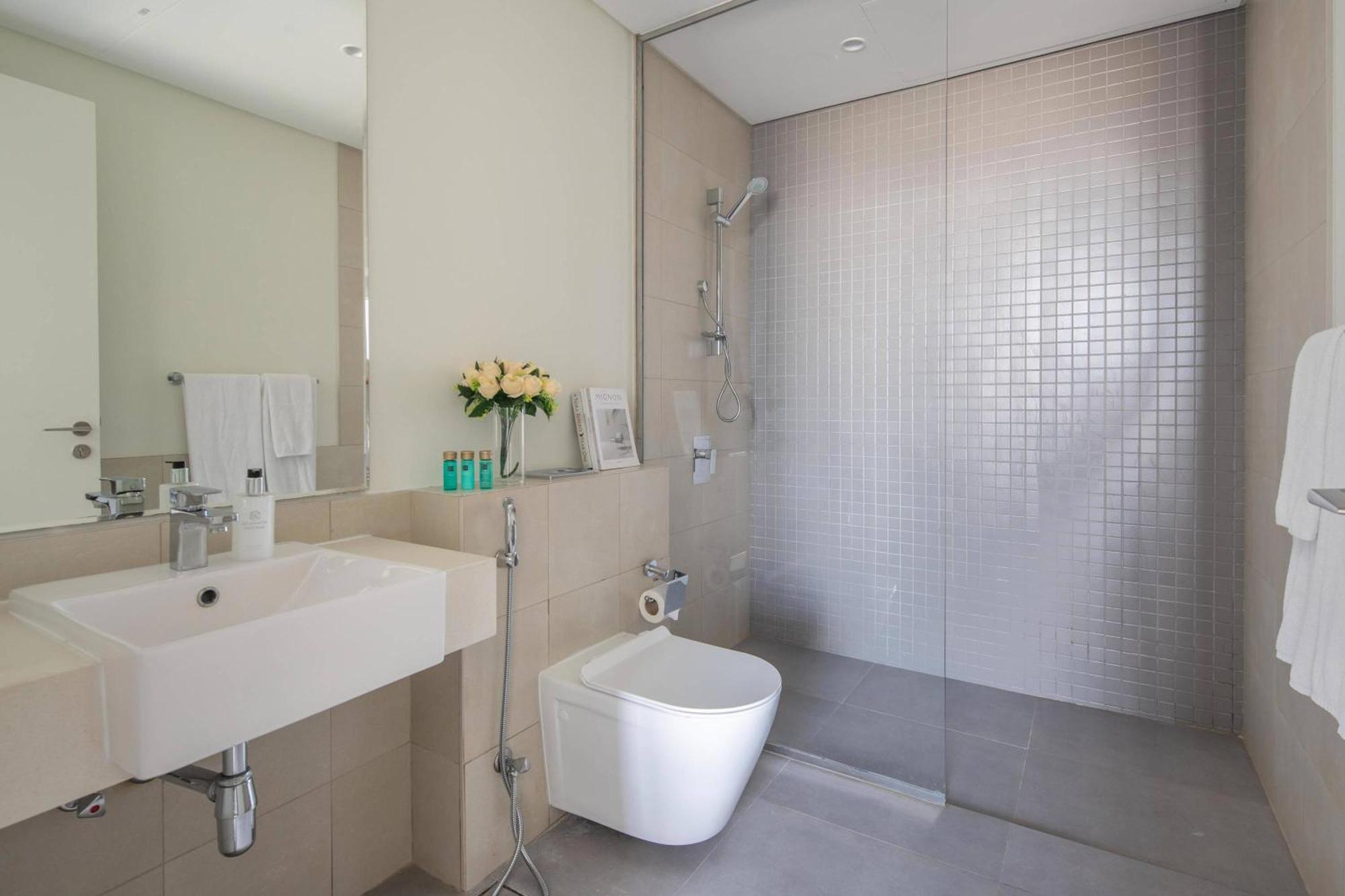 Frank Porter - 1 Residences 1 Apartment Dubai