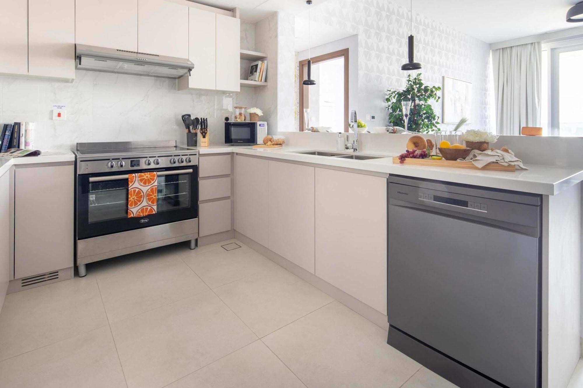 Frank Porter - 1 Residences 1 Apartment