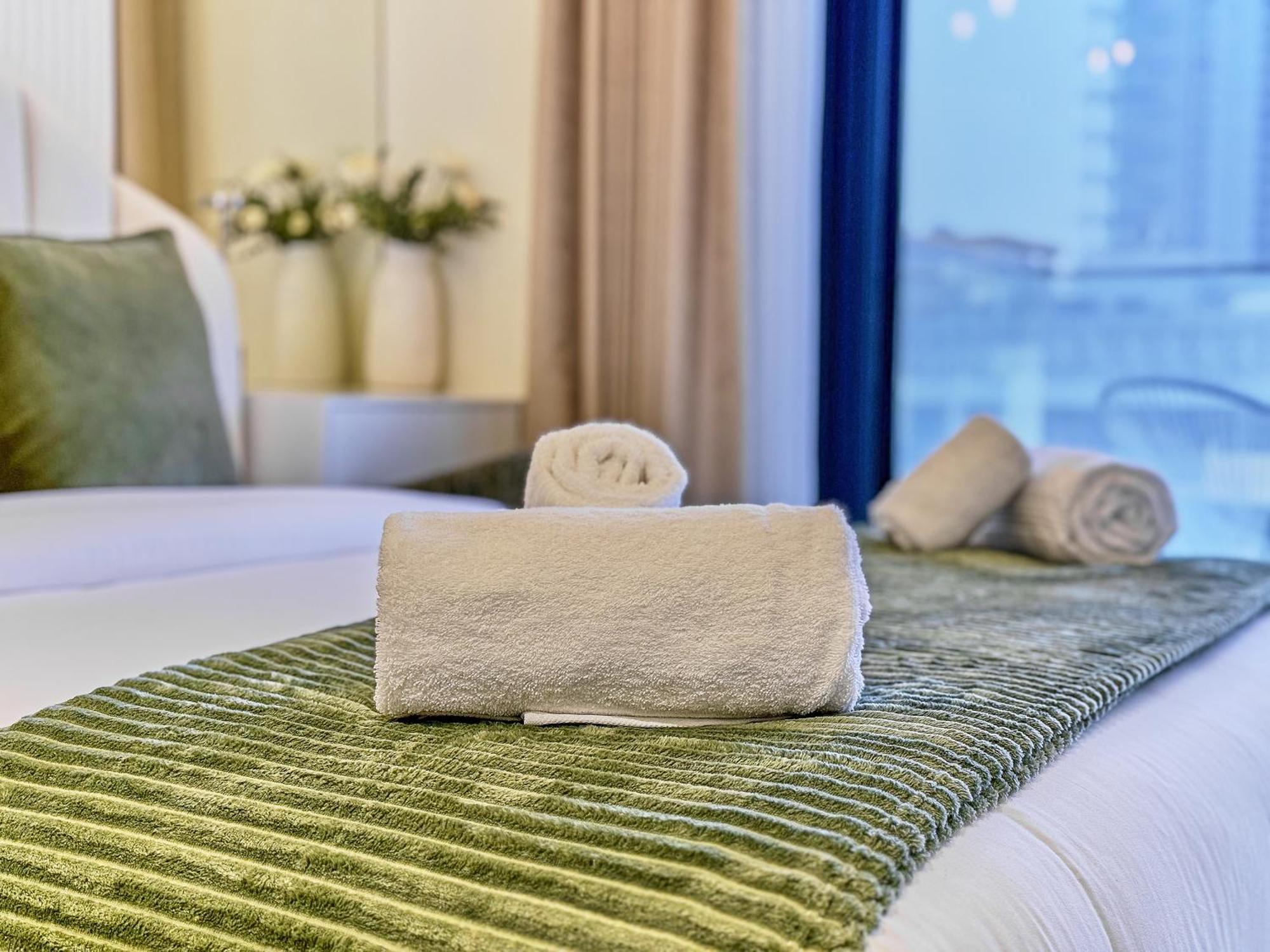Bright In Azizi Riviera Perfect Getaway * Dubai