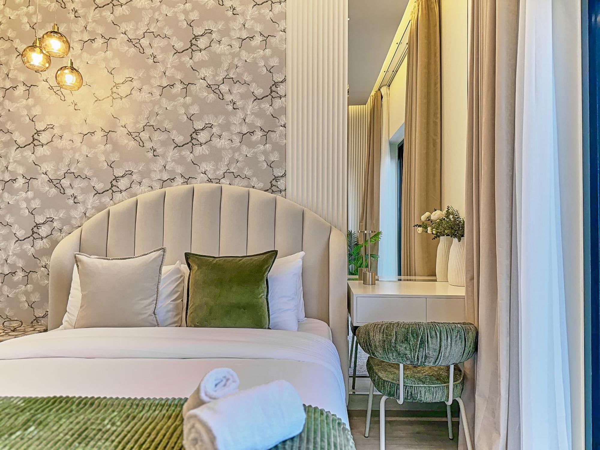 Bright In Azizi Riviera Perfect Getaway Dubai