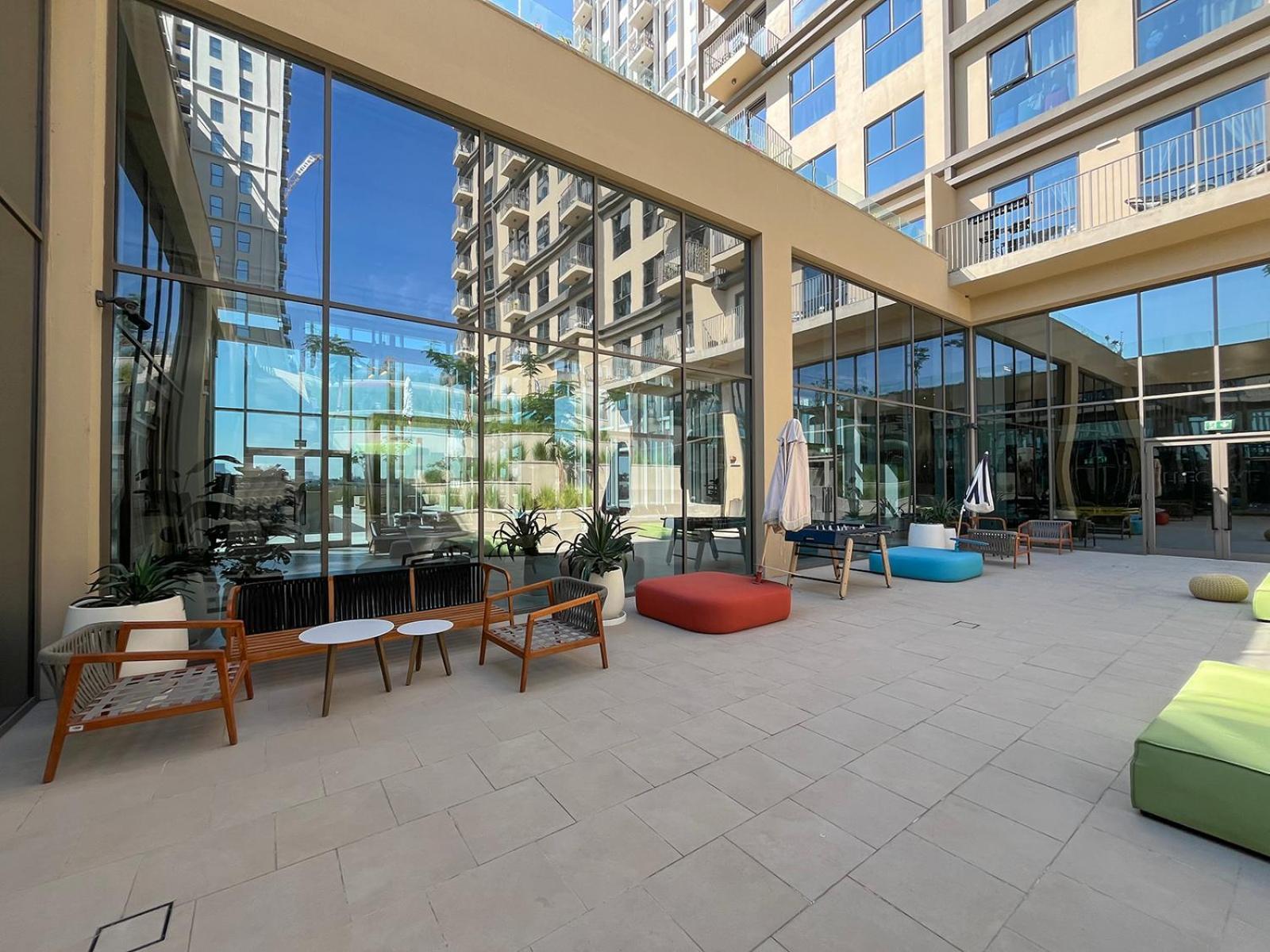 Colorful1br In Hills Next To Mall Dubai