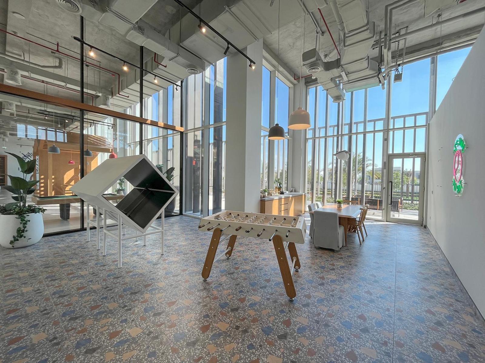 Colorful1br In Hills Next To Mall Apartment