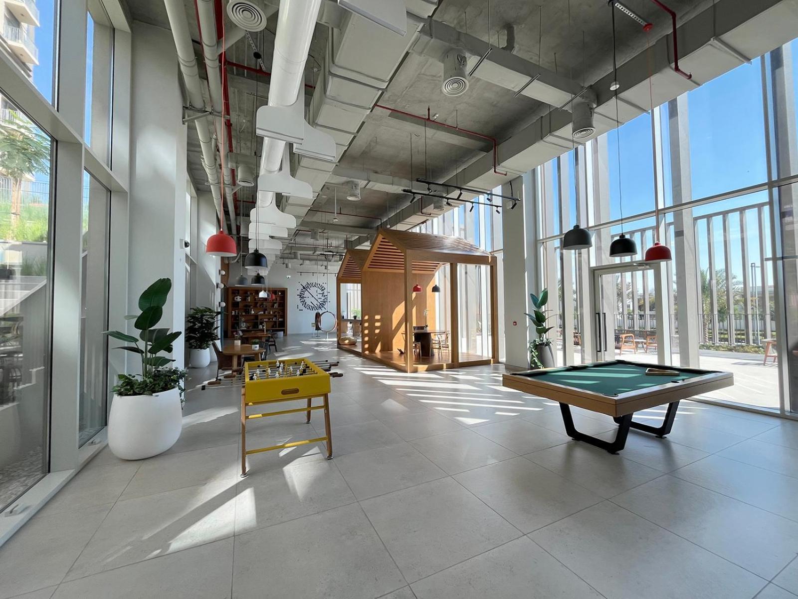 Colorful1br In Hills Next To Mall * Dubai