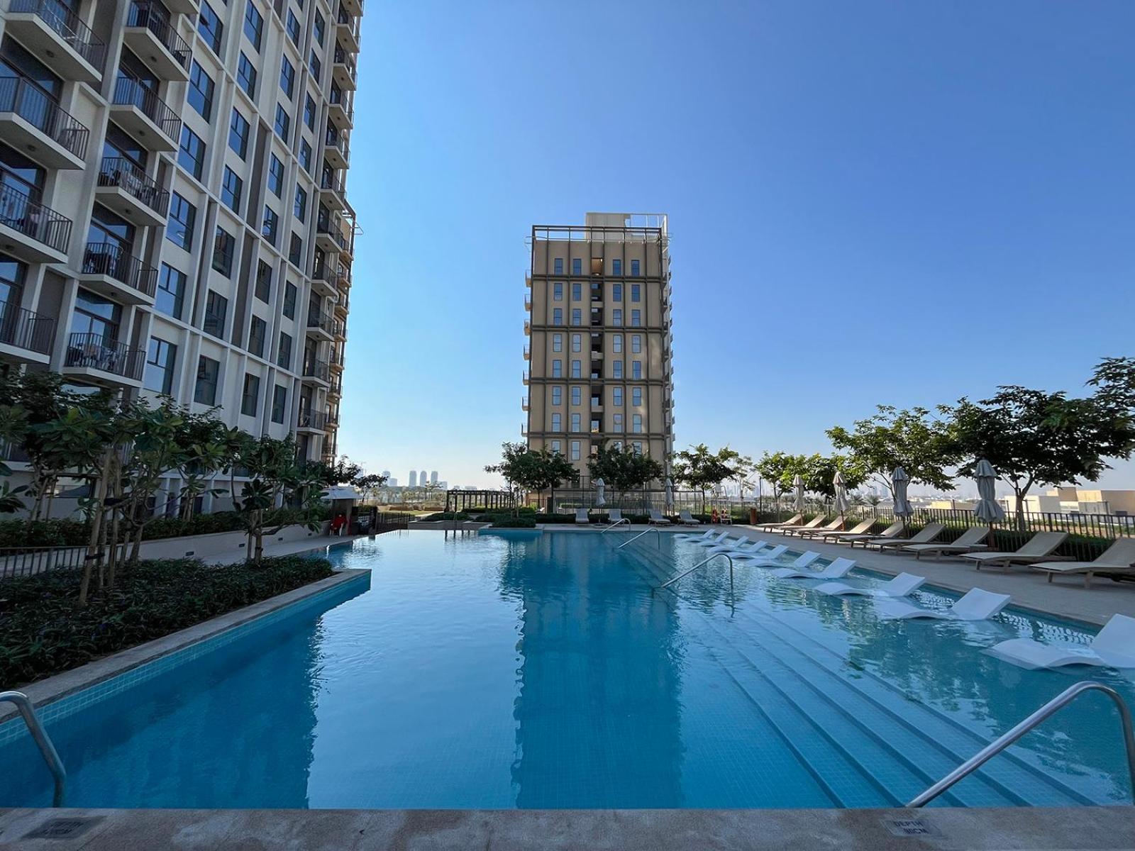 Colorful1br In Hills Next To Mall Apartment Dubai