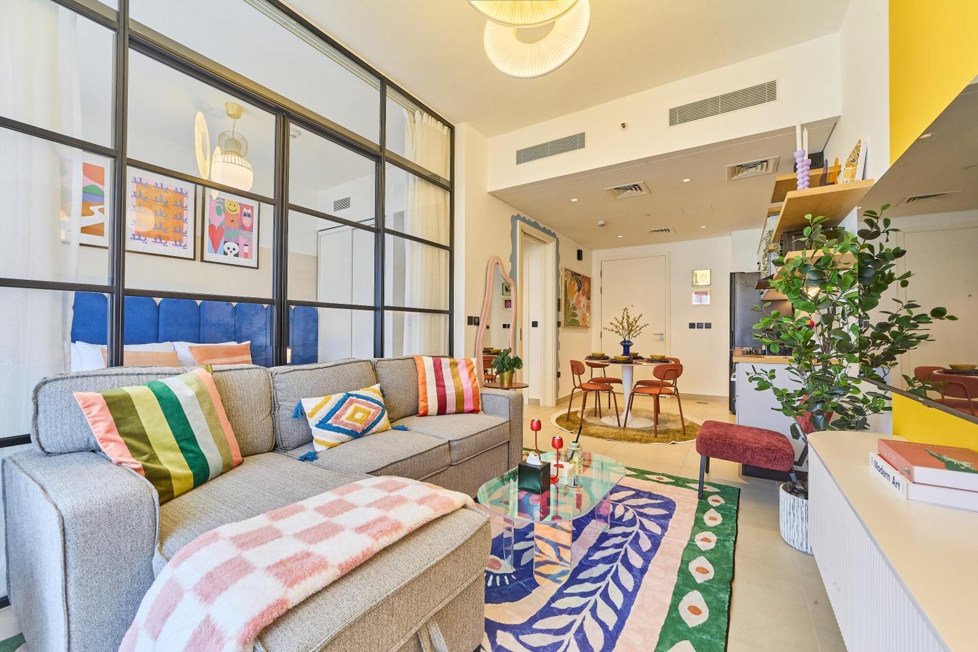 Colorful1br In Hills Next To Mall Apartment Dubai