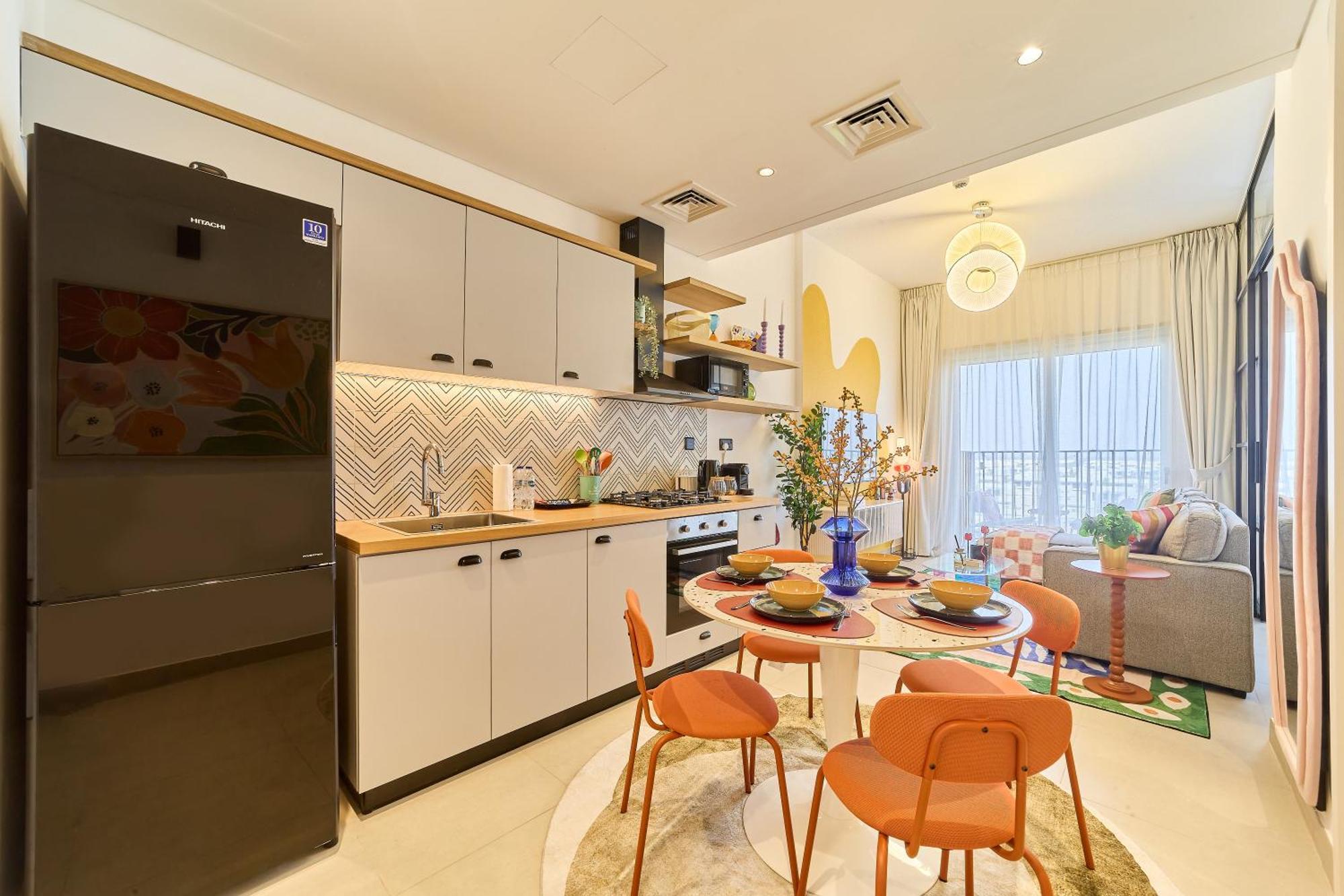 Colorful1br In Hills Next To Mall * Dubai