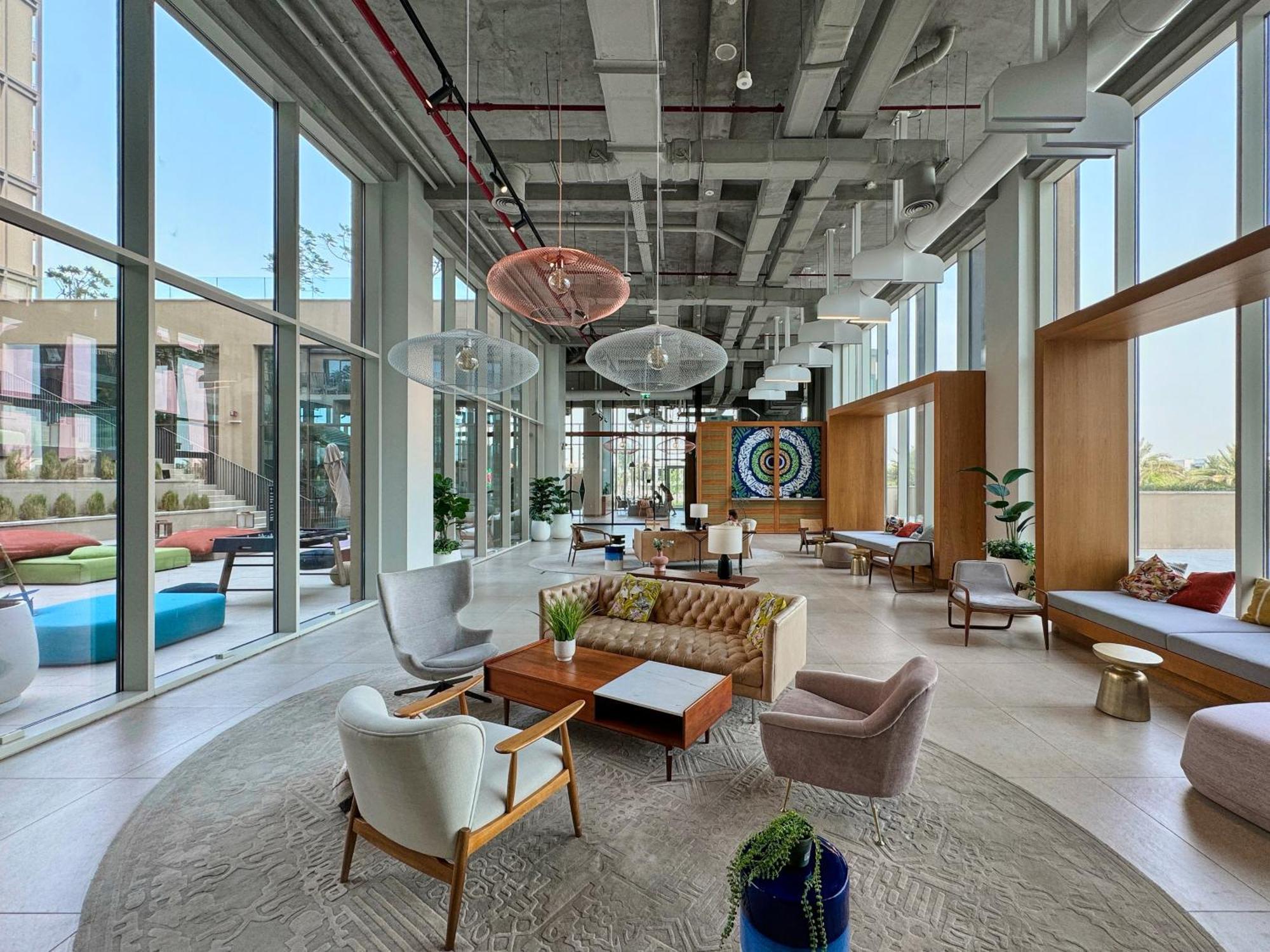 Apartment Colorful1br In Hills Next To Mall *